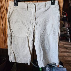 NEW YORK & COMPANY WOMEN'S BERMUDA/CHINO KHAKI SHORTS ~ SIZE 4